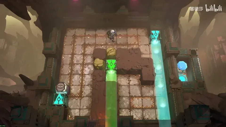 Green emitter between cyan emitters in Torc